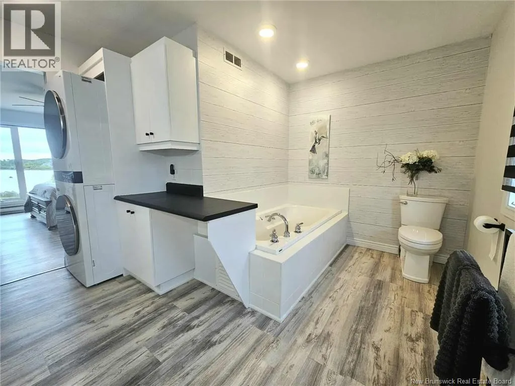 1295 Riverside