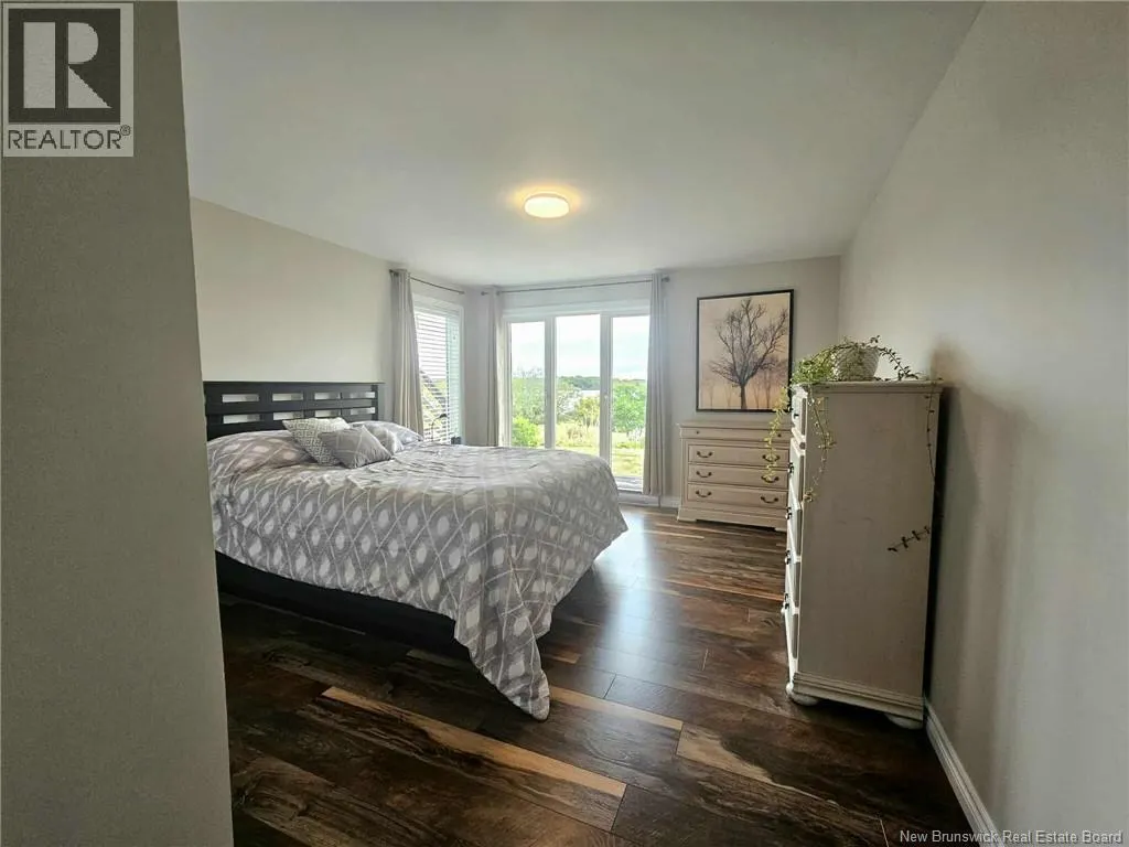 1295 Riverside