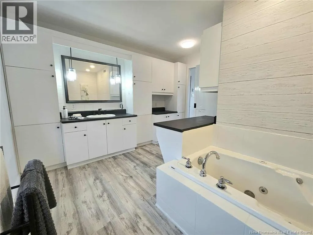 1295 Riverside