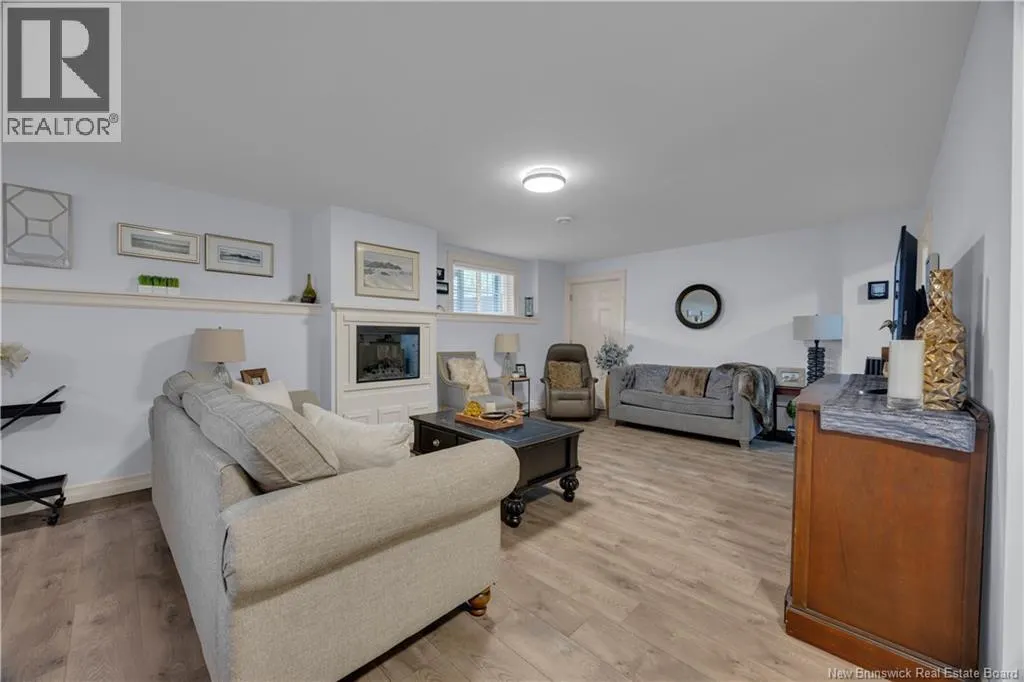 15 Roatan Way