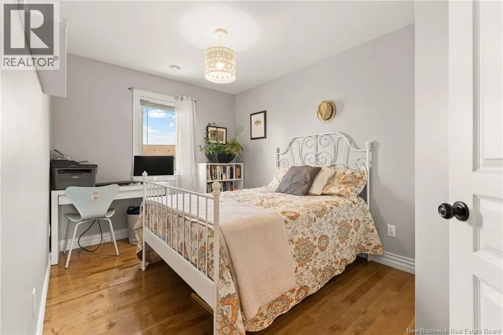 15 Myriam Crescent