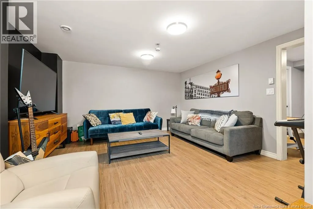 15 Myriam Crescent