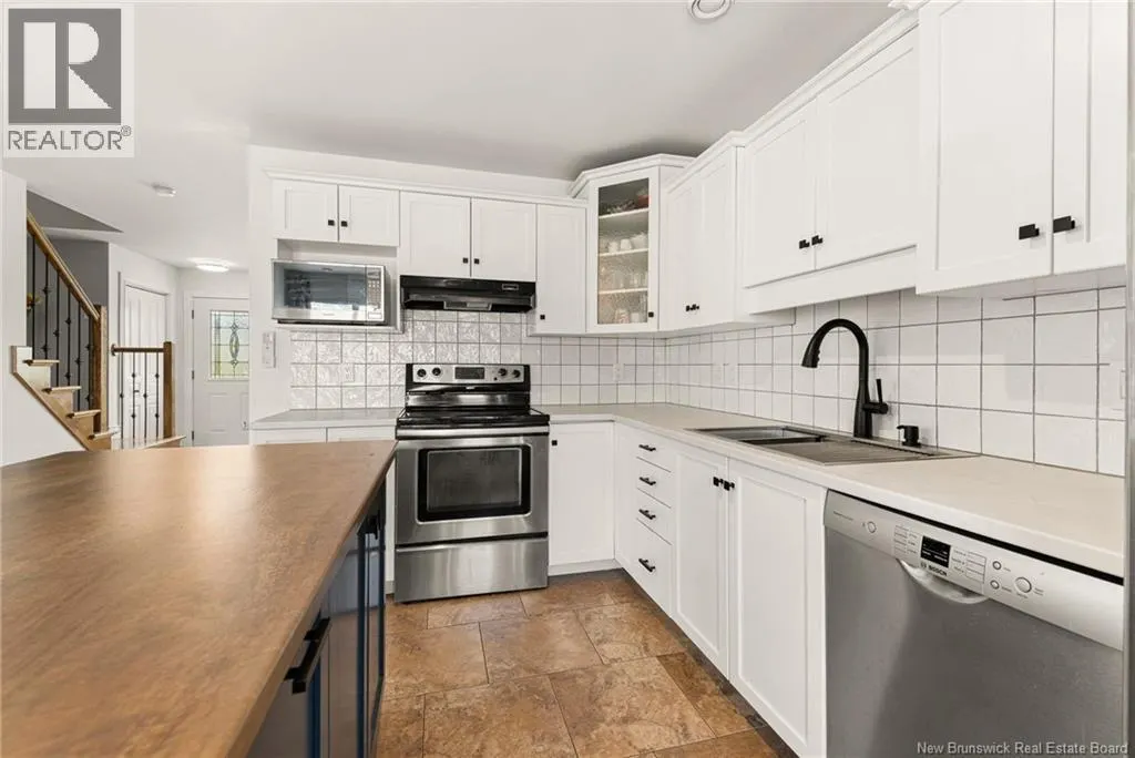 15 Myriam Crescent
