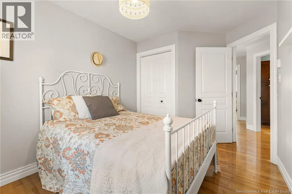 15 Myriam Crescent