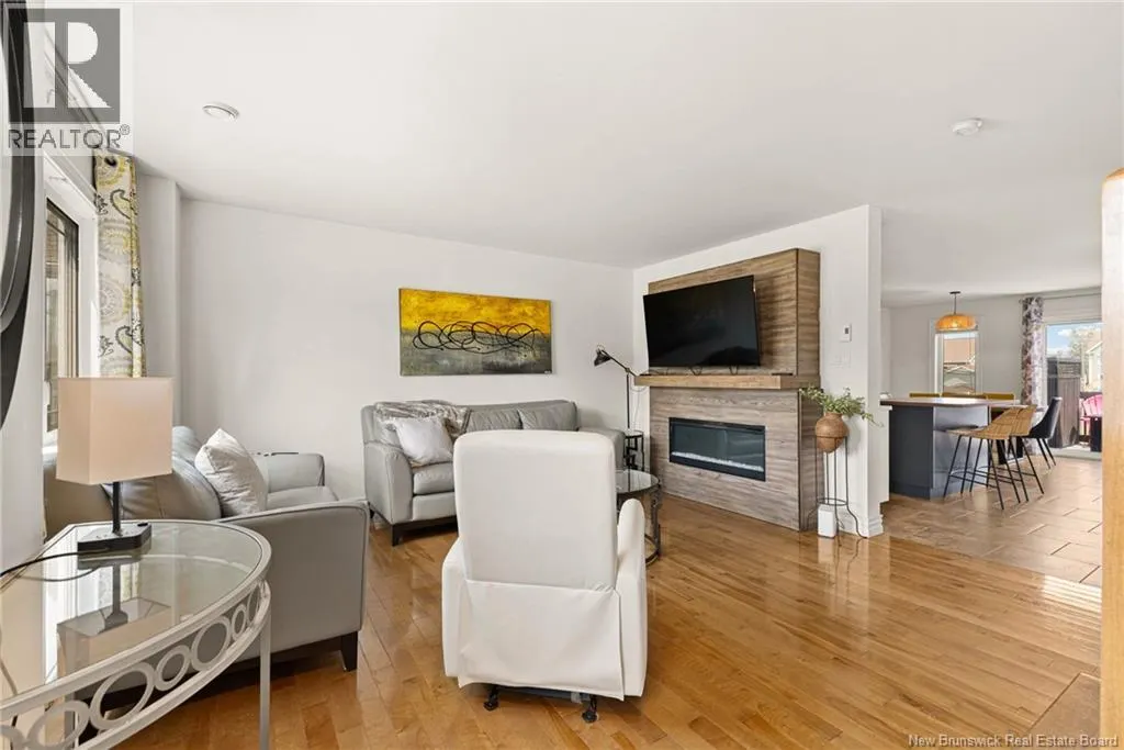 15 Myriam Crescent