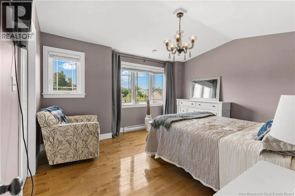 15 Myriam Crescent