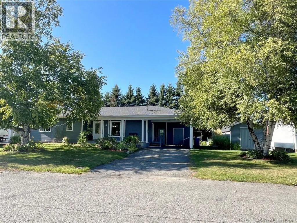 8 Léonard Street