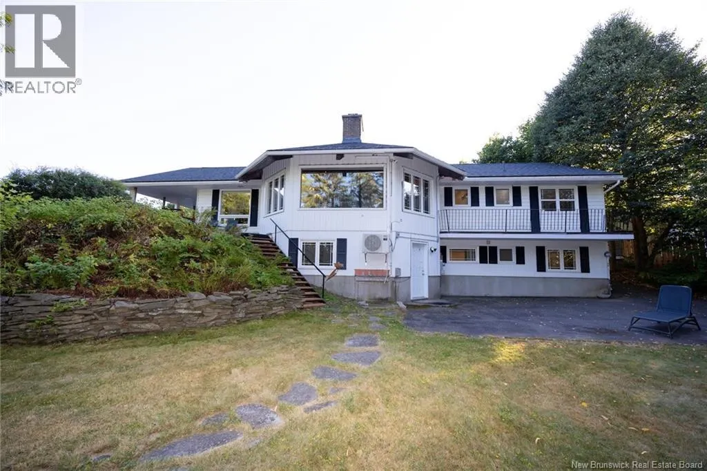125 Eglinton Street