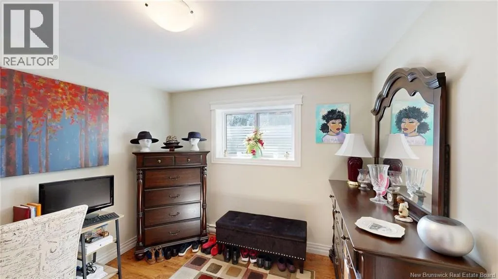 32 Macauley Avenue