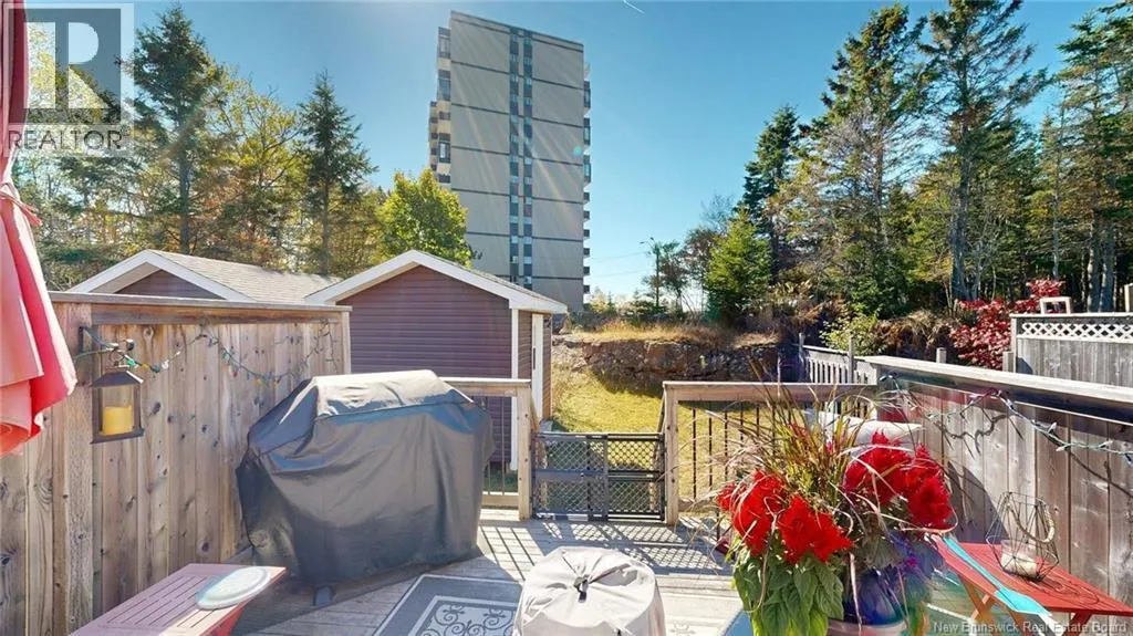 32 Macauley Avenue