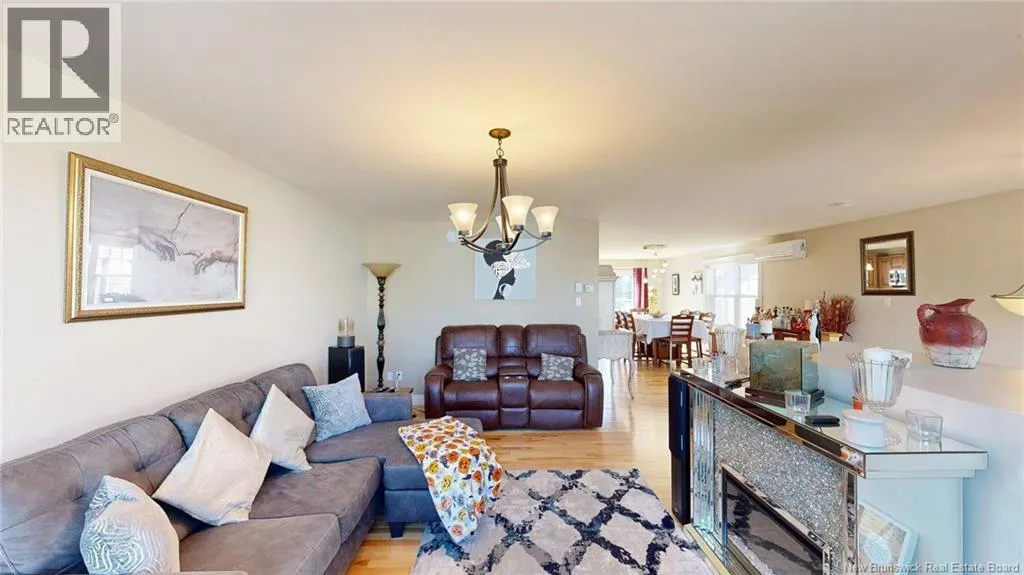 32 Macauley Avenue