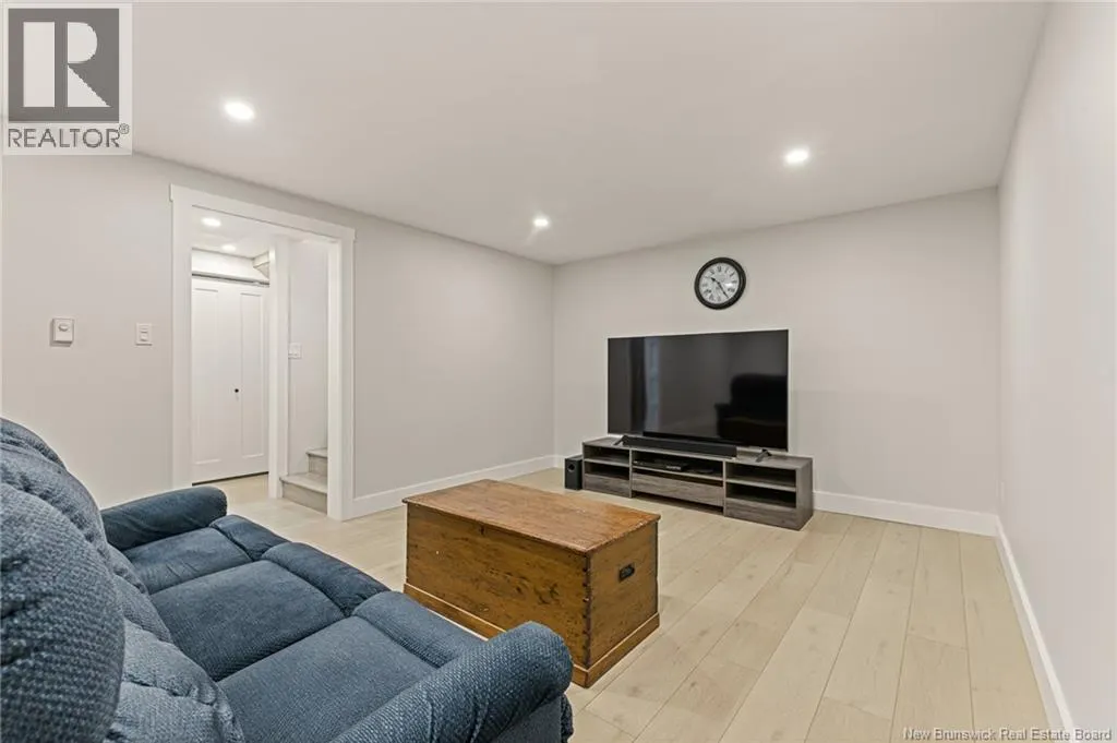 14 Firmin Crescent