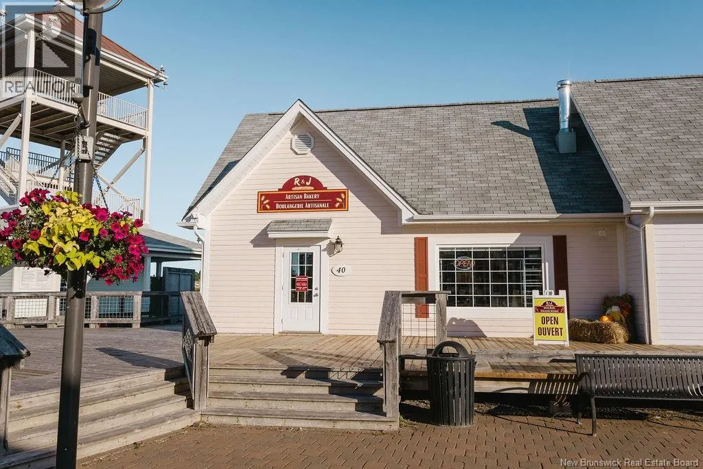 40 Douglas ave