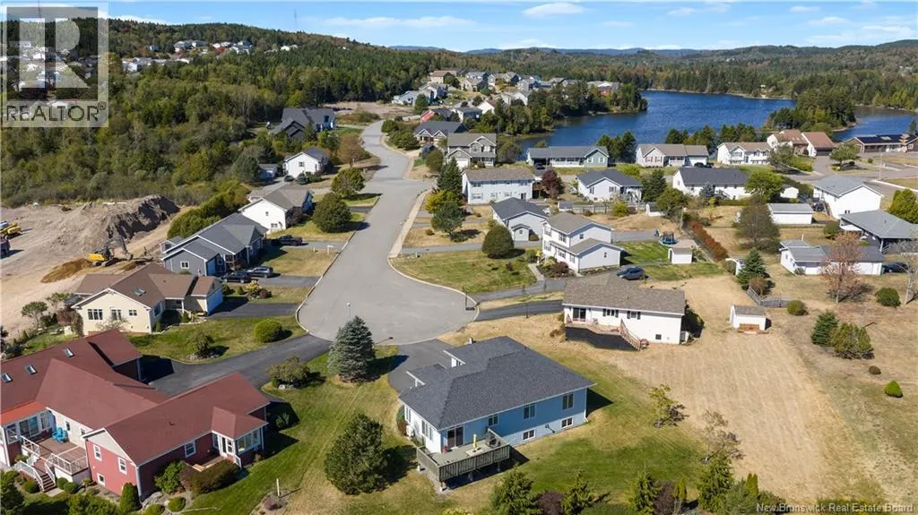 19 Lakefield Court