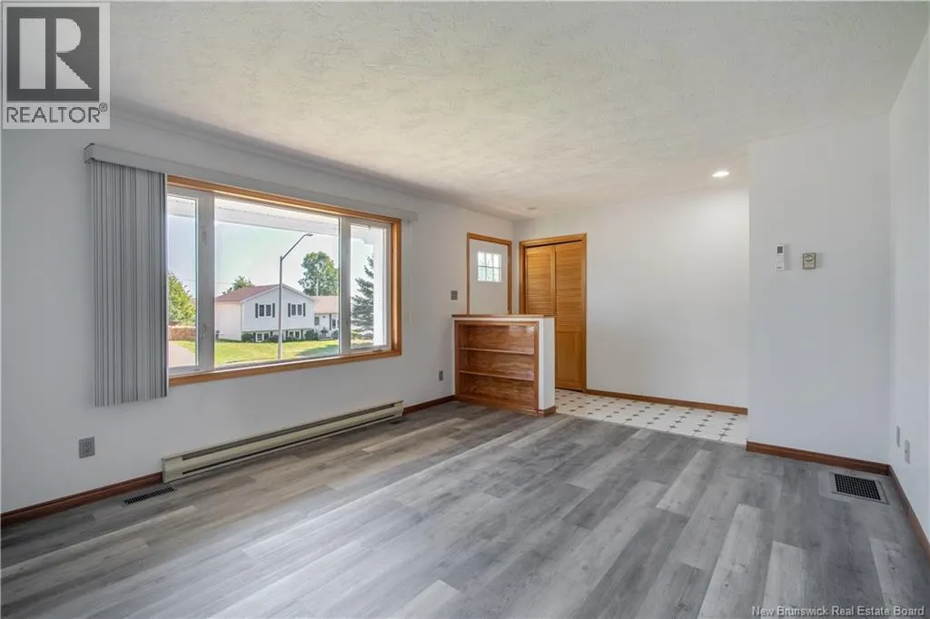 34 Mollins Crescent