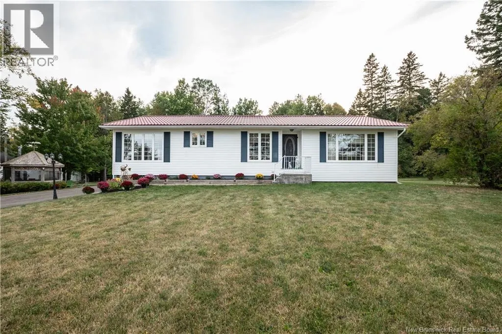2152 Route 885