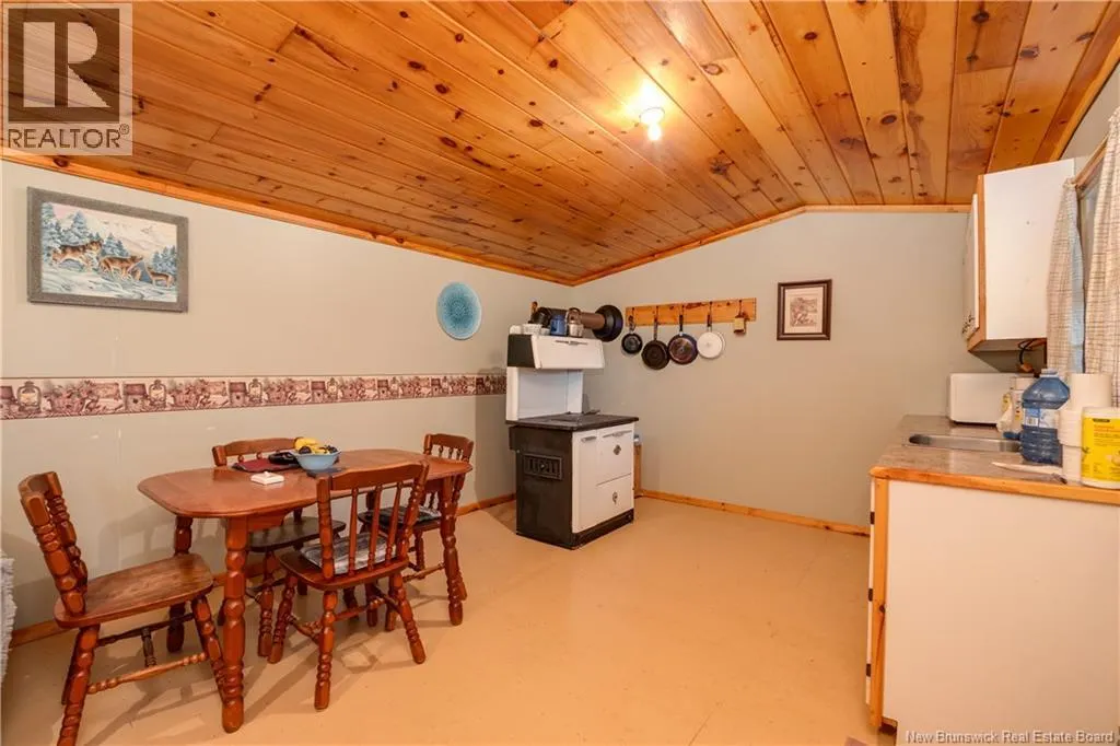 2152 Route 885