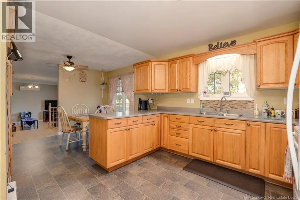 2152 Route 885