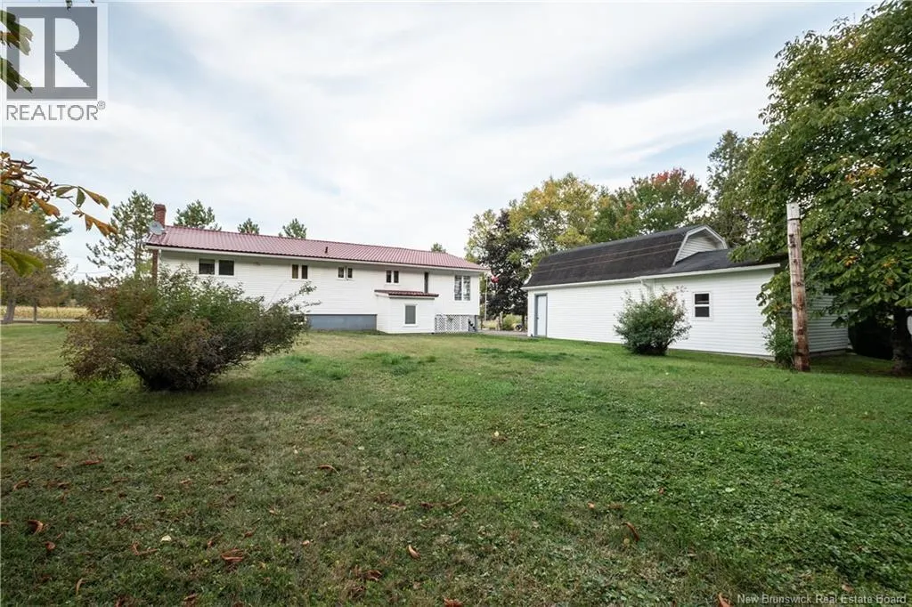 2152 Route 885