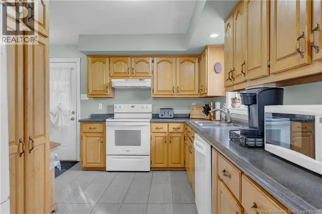3 Meredith Drive