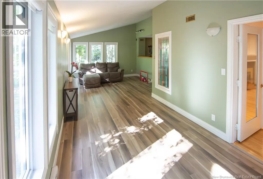44 Birchwood Crescent