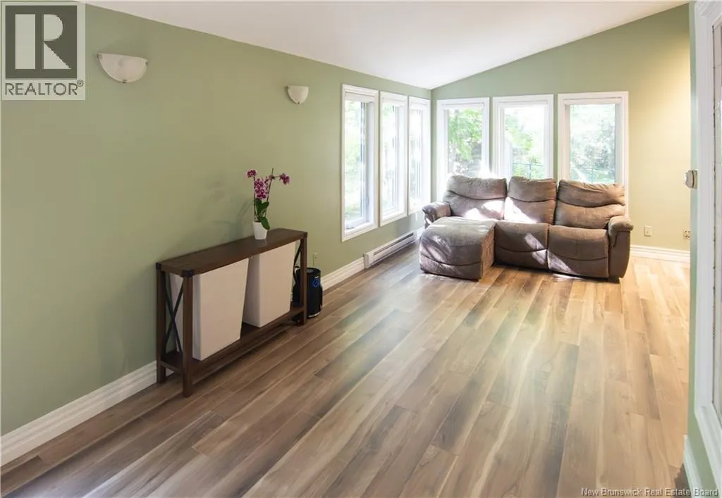 44 Birchwood Crescent