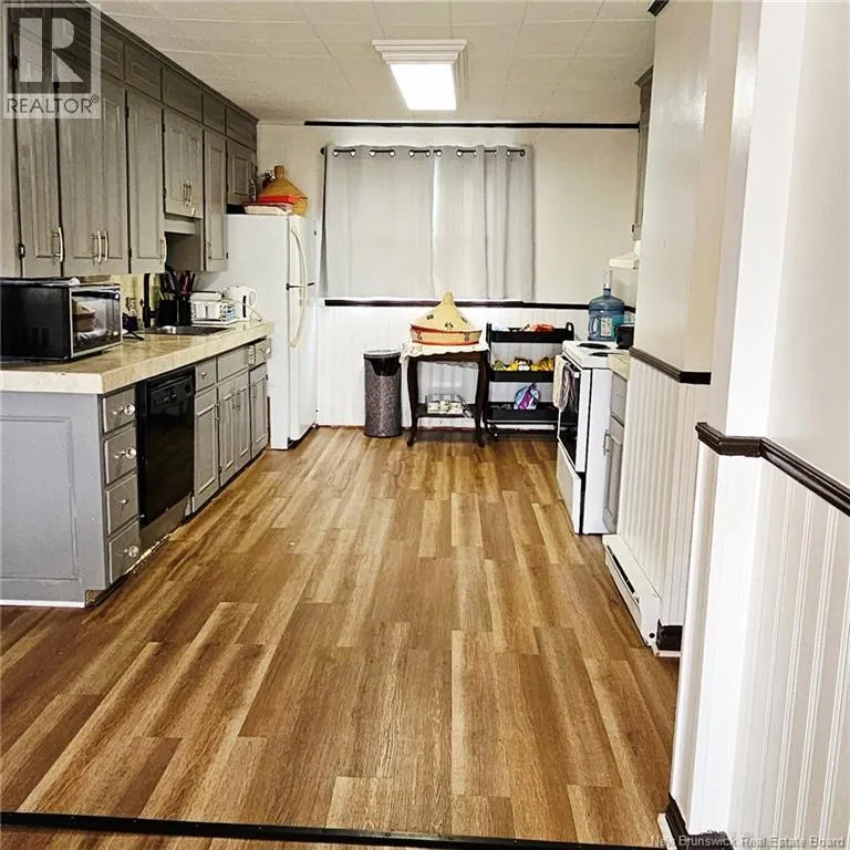 84 Broadway Avenue