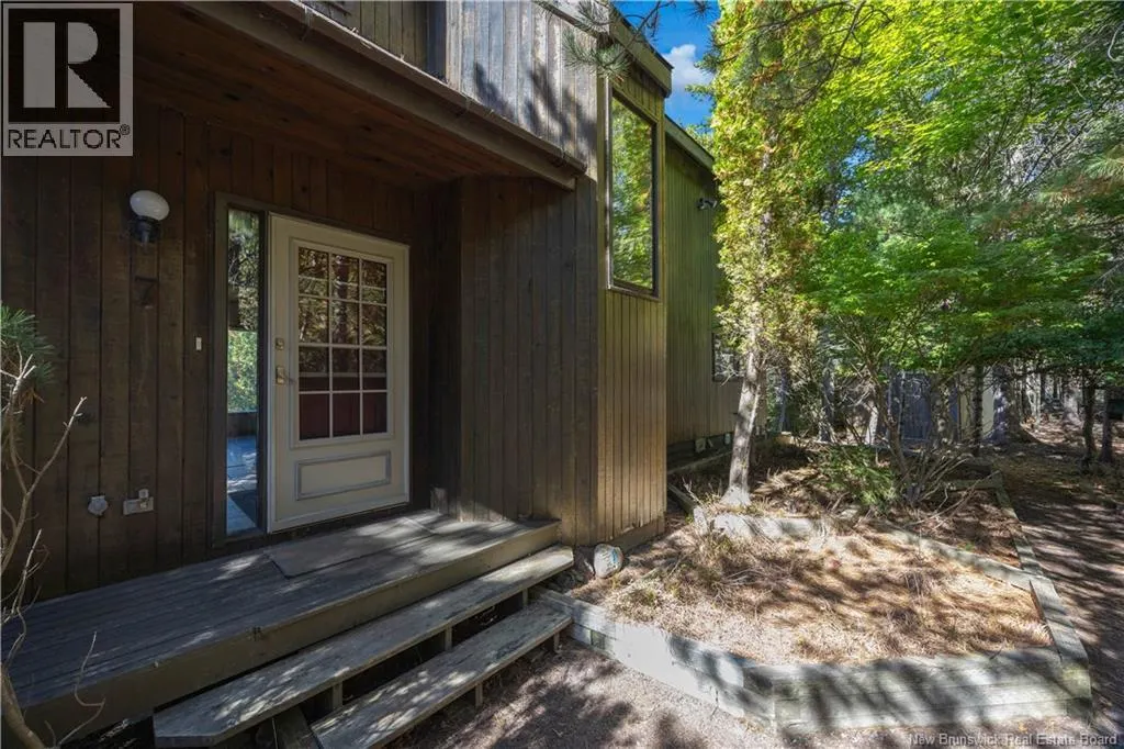 7 Ellis Drive