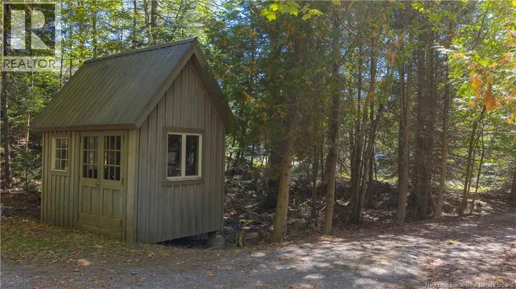 7 Ellis Drive