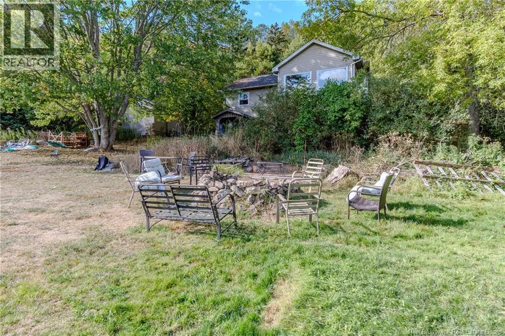 53 Pickwauket Road
