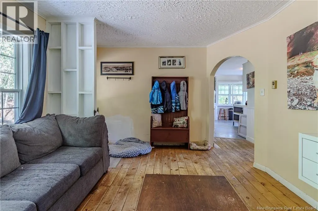 53 Pickwauket Road