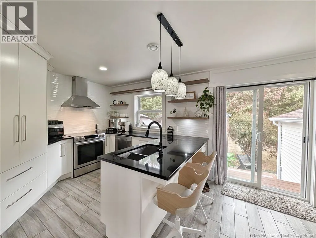 4198 Rue Robinson