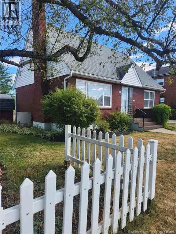 29 MacBeath Avenue