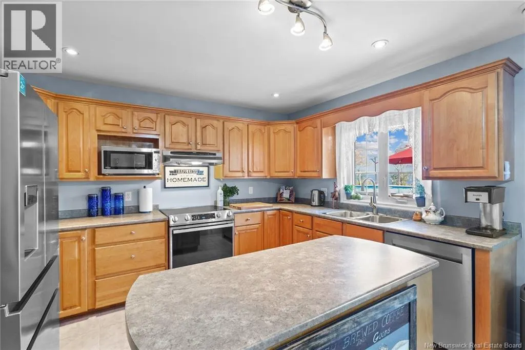 20 Sunview Lane West