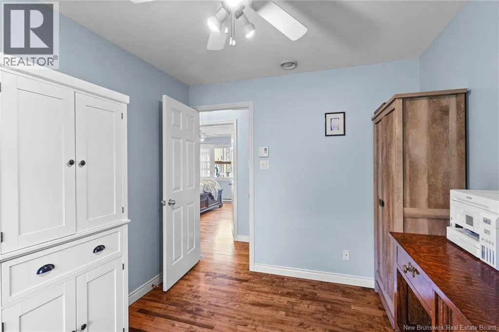 20 Sunview Lane West