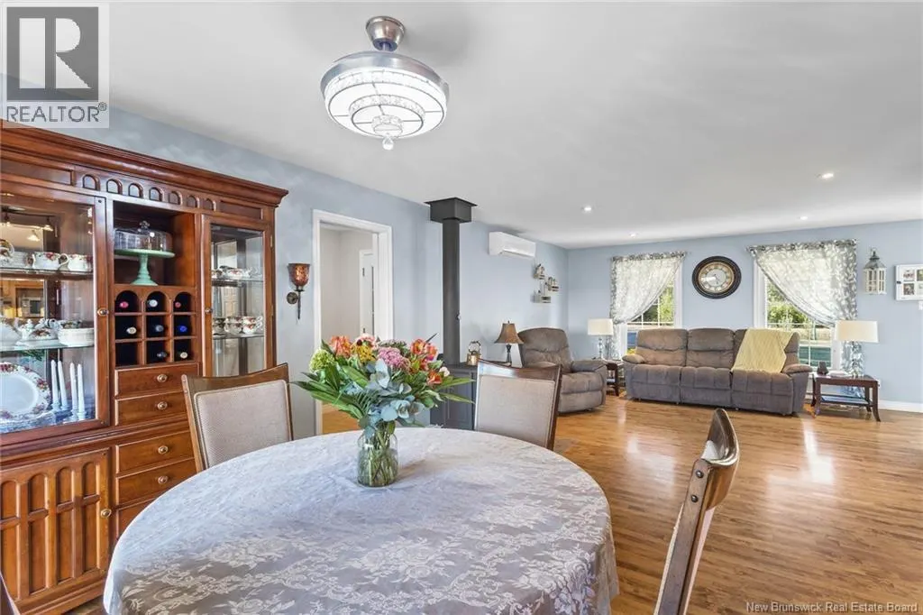 20 Sunview Lane West