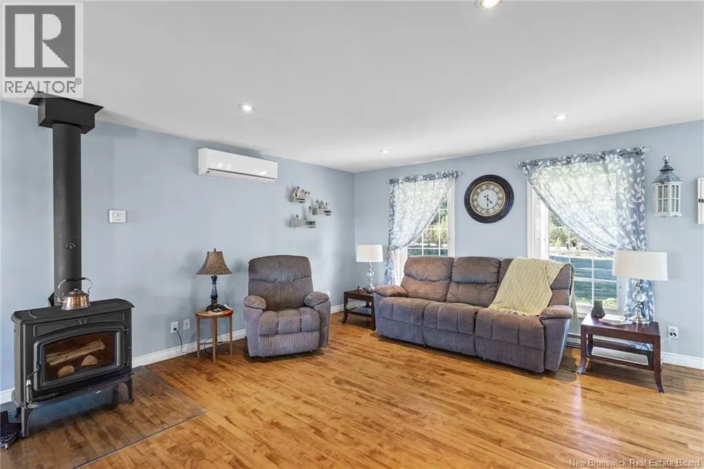20 Sunview Lane West