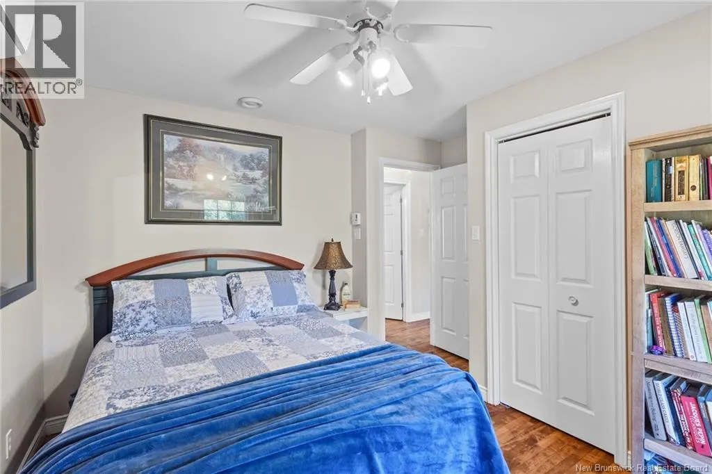 20 Sunview Lane West