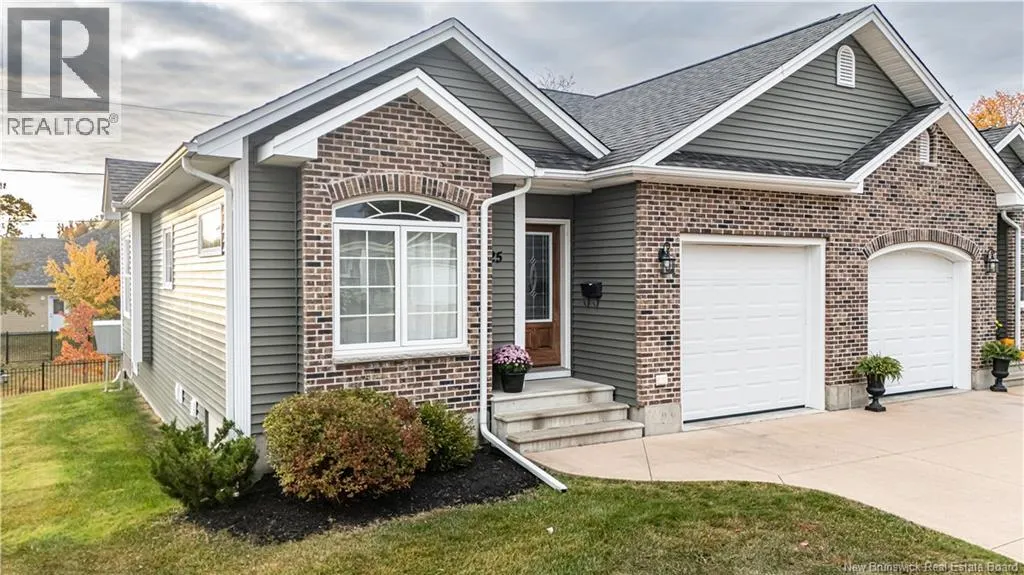 25 Augusta Close