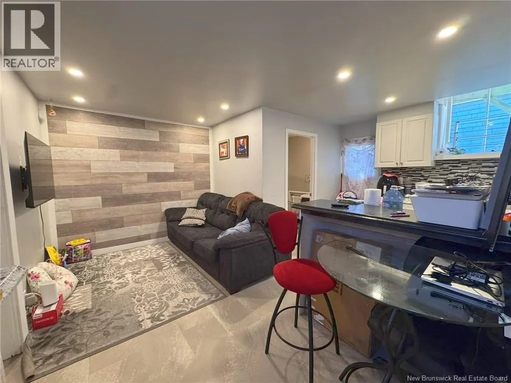 196 King Street East