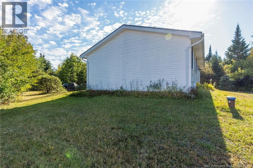 2326 Loch Lomond Road