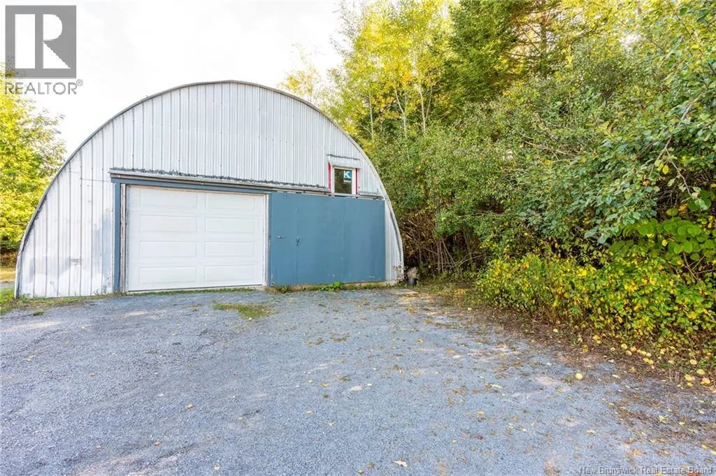 2326 Loch Lomond Road