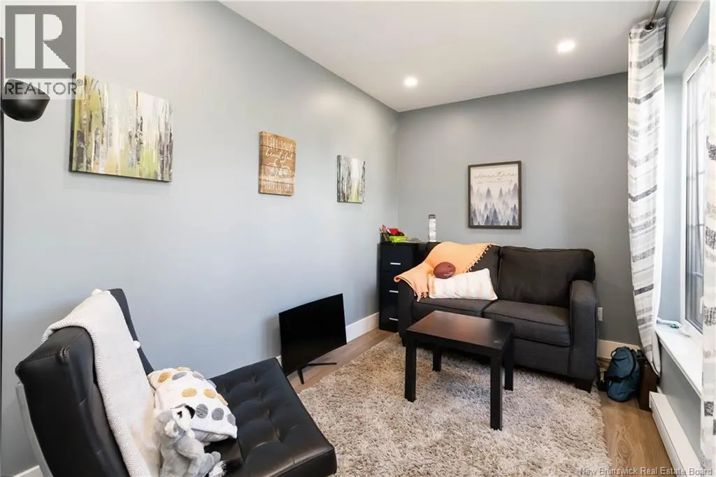 33 Camrose Crescent