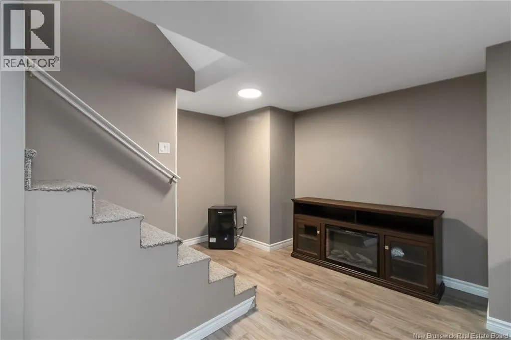 33 Camrose Crescent