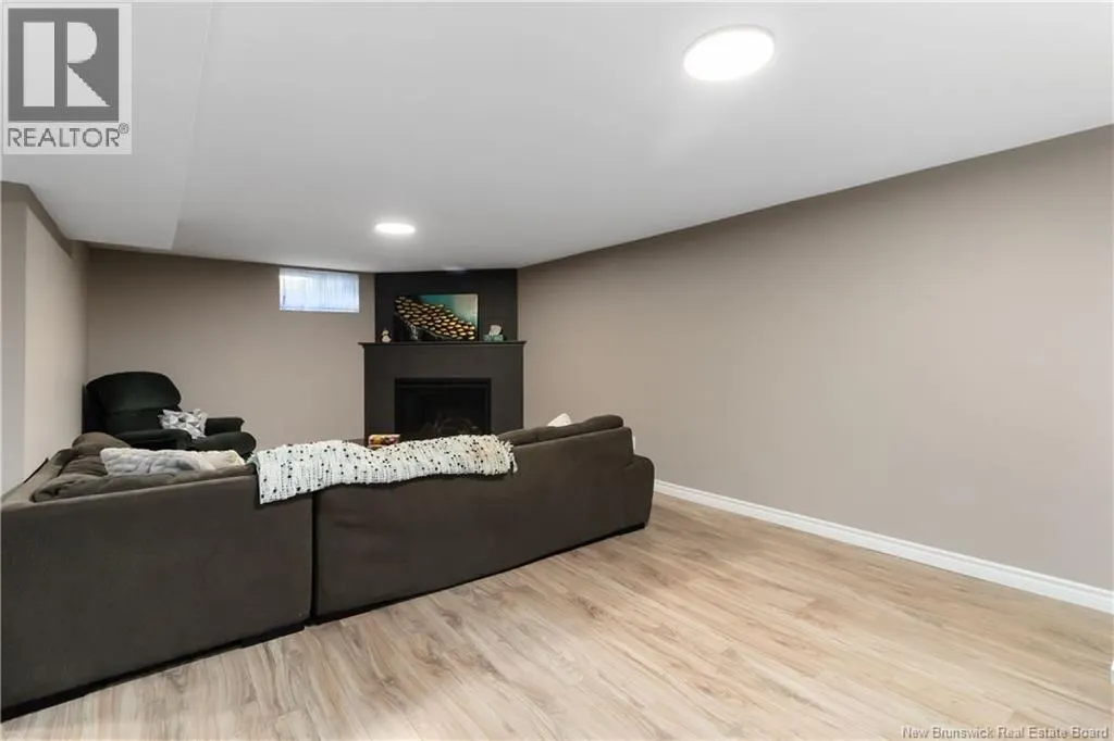 33 Camrose Crescent