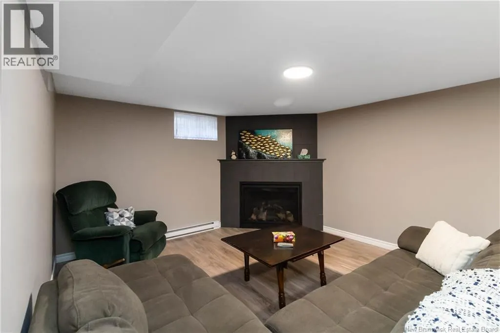 33 Camrose Crescent
