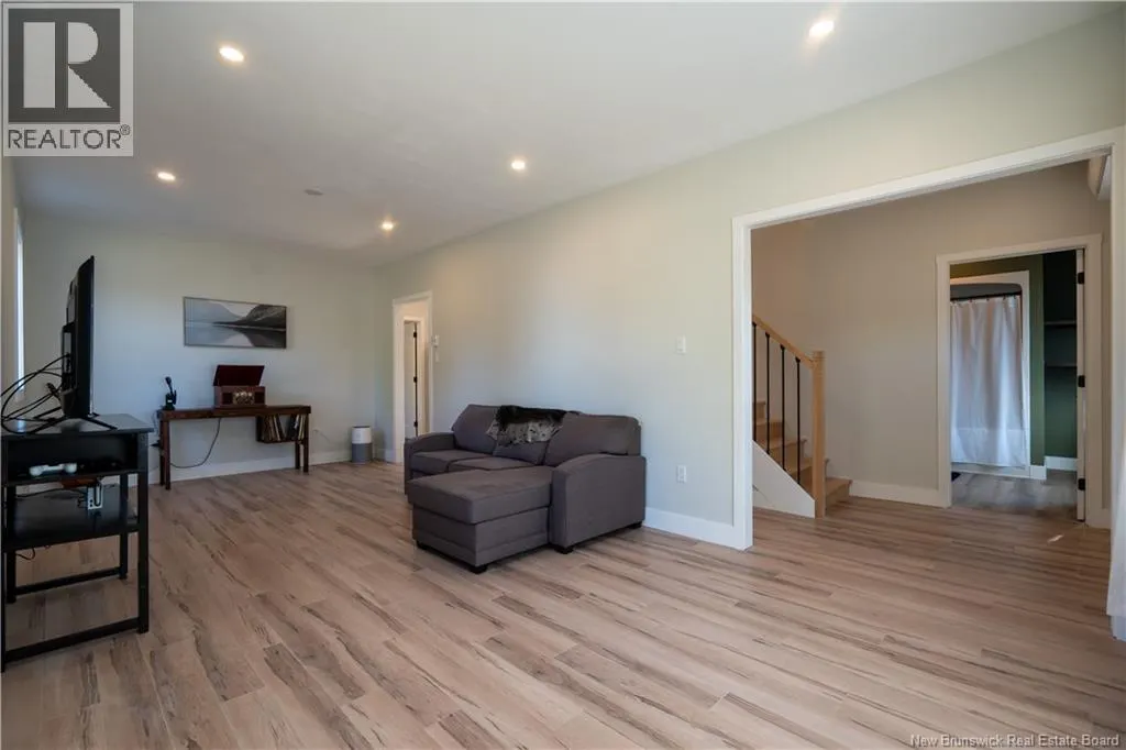 8 Dufferin Road