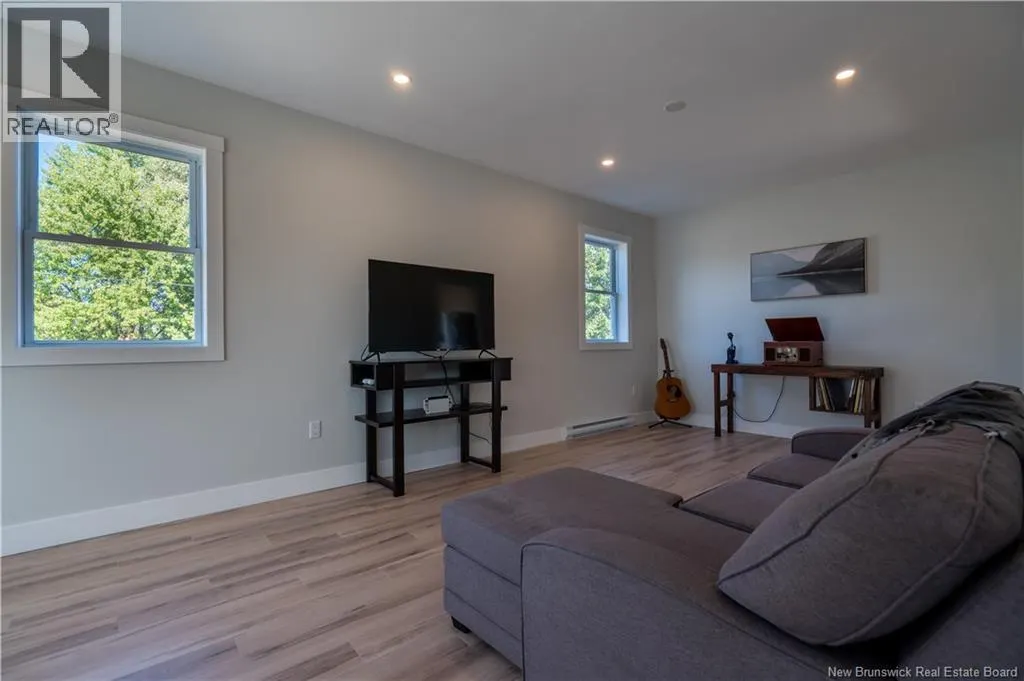 8 Dufferin Road