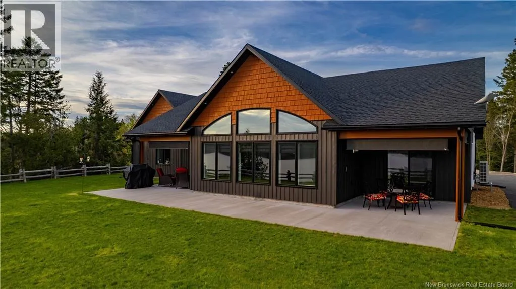 15 Bluff Road