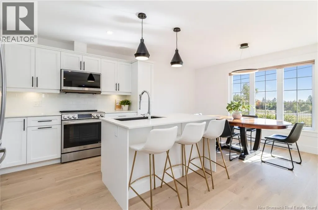 2 Huntingdon Circle
